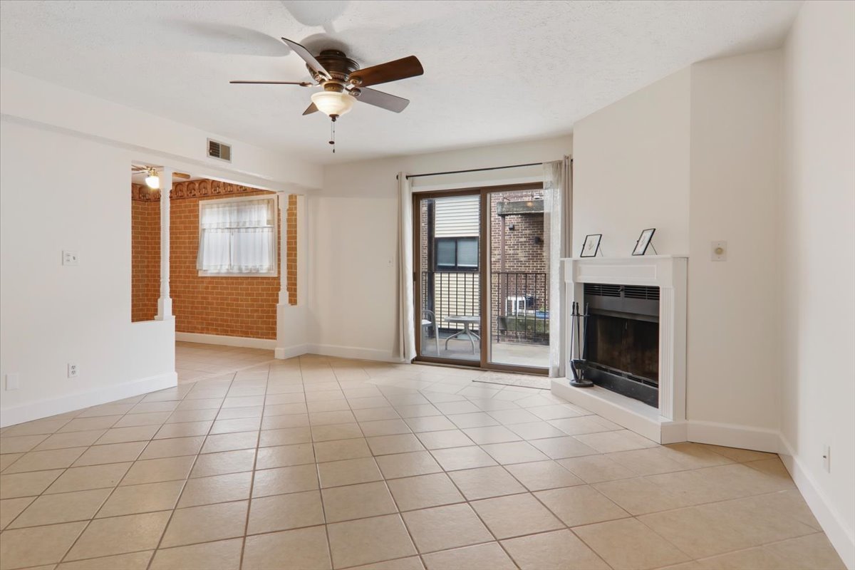 1920 Tracy Drive 9 Property Photo 4