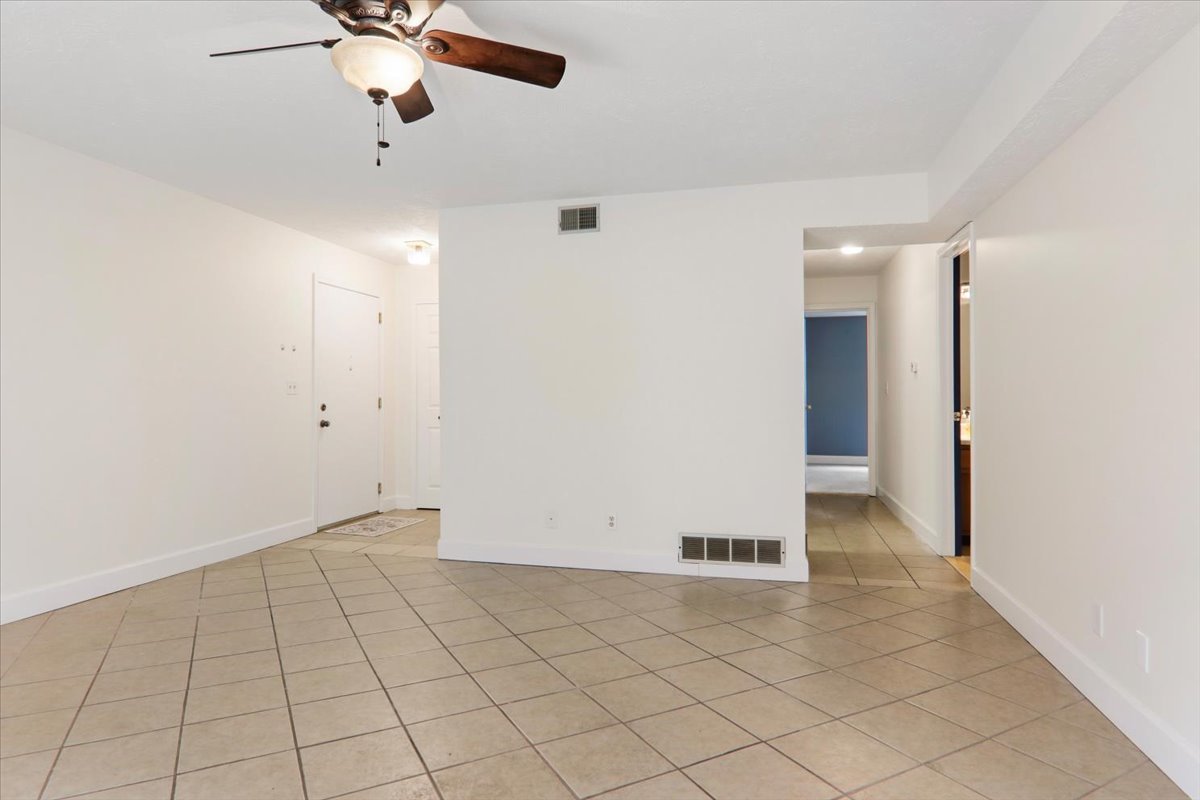 1920 Tracy Drive 9 Property Photo 5