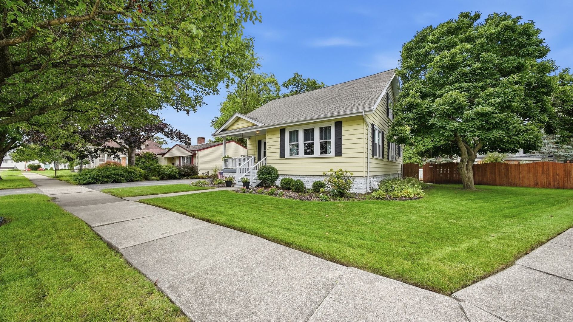5325 Franklin Avenue Property Photo 3