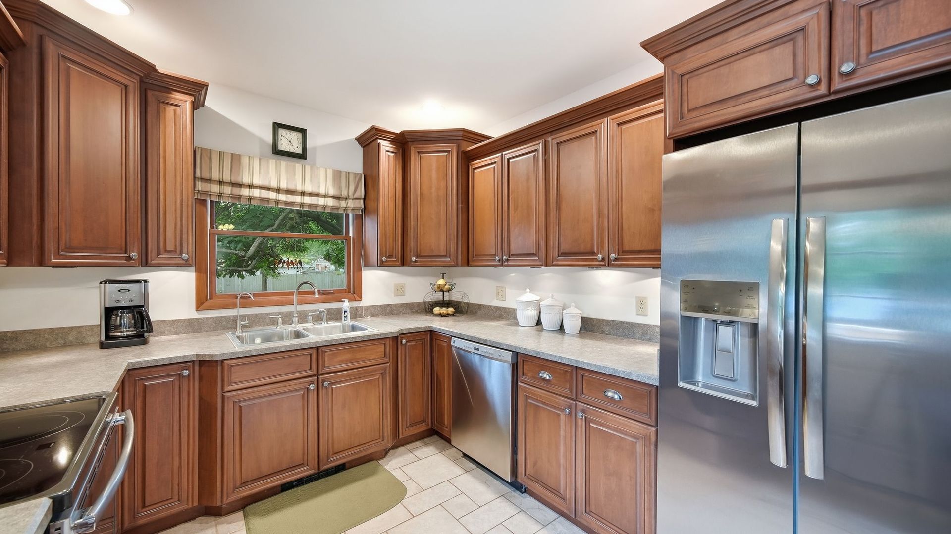 5325 Franklin Avenue Property Photo 12