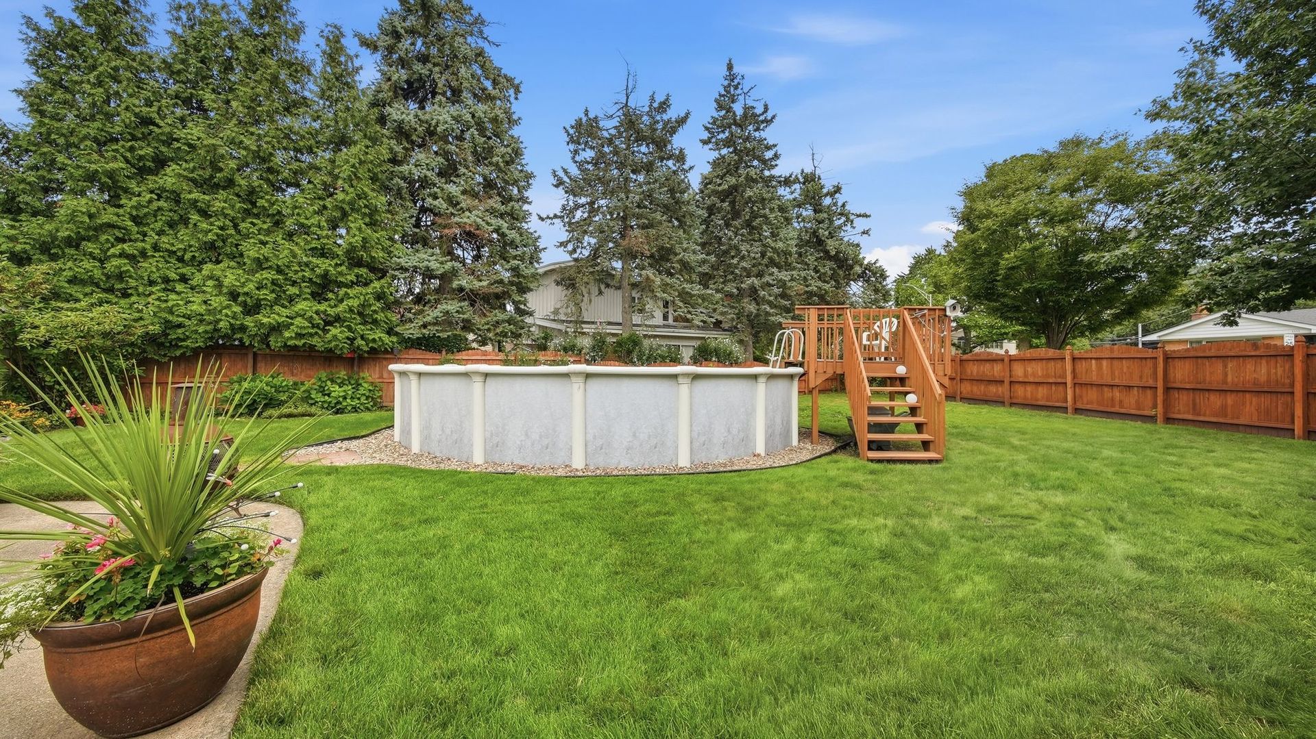 5325 Franklin Avenue Property Photo 37