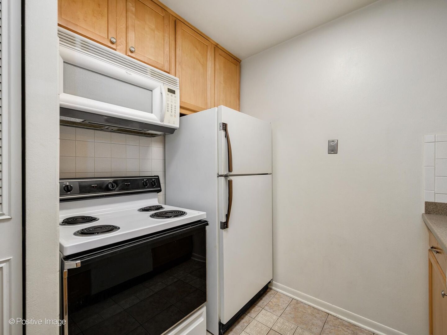 420 W Aldine Avenue 225 Property Photo 10