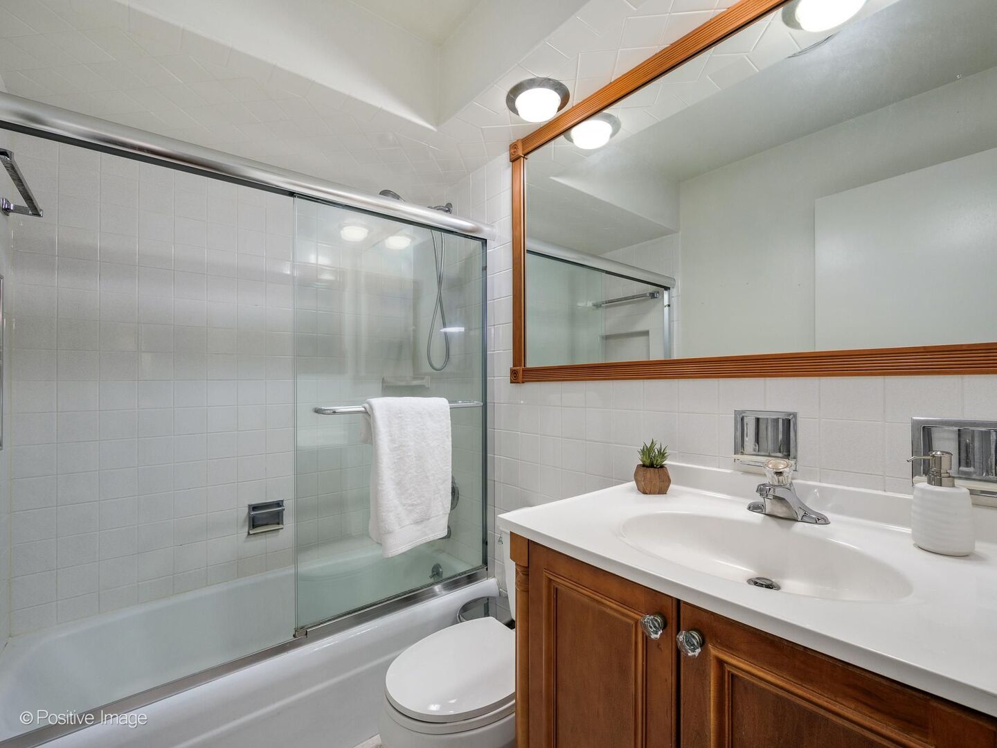 420 W Aldine Avenue 225 Property Photo 14