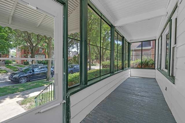 11236 S Talman Avenue Property Photo 4
