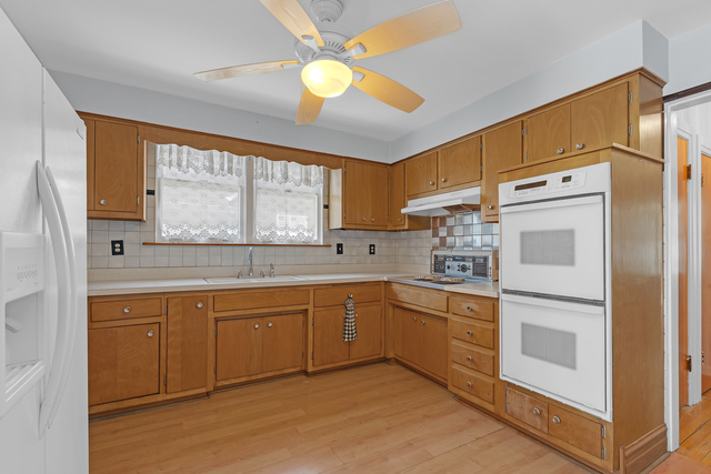 11236 S Talman Avenue Property Photo 8