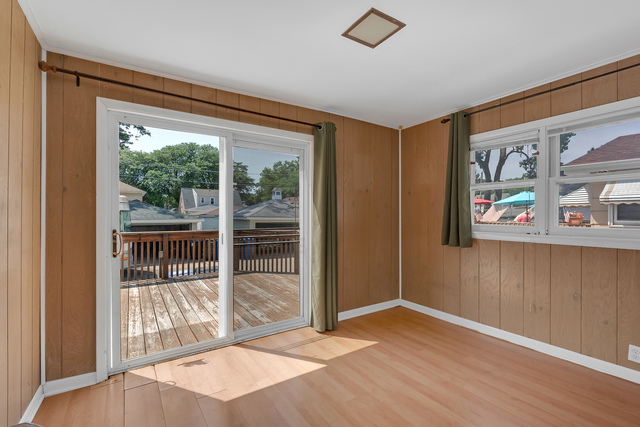 11236 S Talman Avenue Property Photo 9