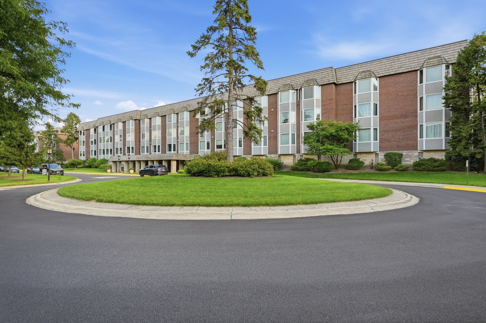 2500 Windsor Mall 2d Property Photo 2