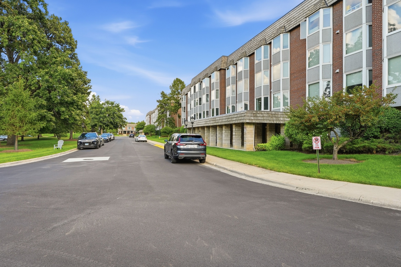 2500 Windsor Mall 2d Property Photo 3