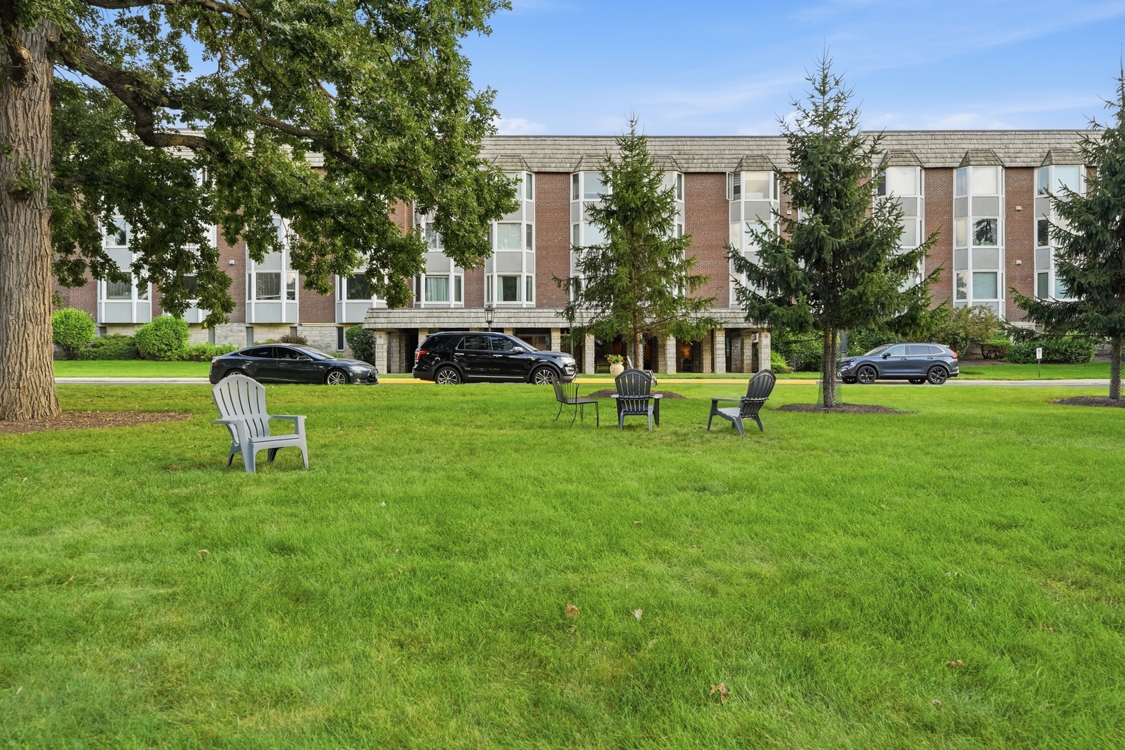 2500 Windsor Mall 2d Property Photo 4