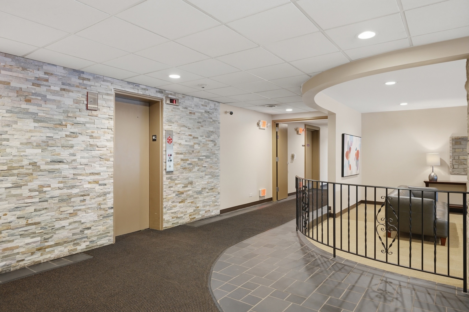 2500 Windsor Mall 2d Property Photo 23
