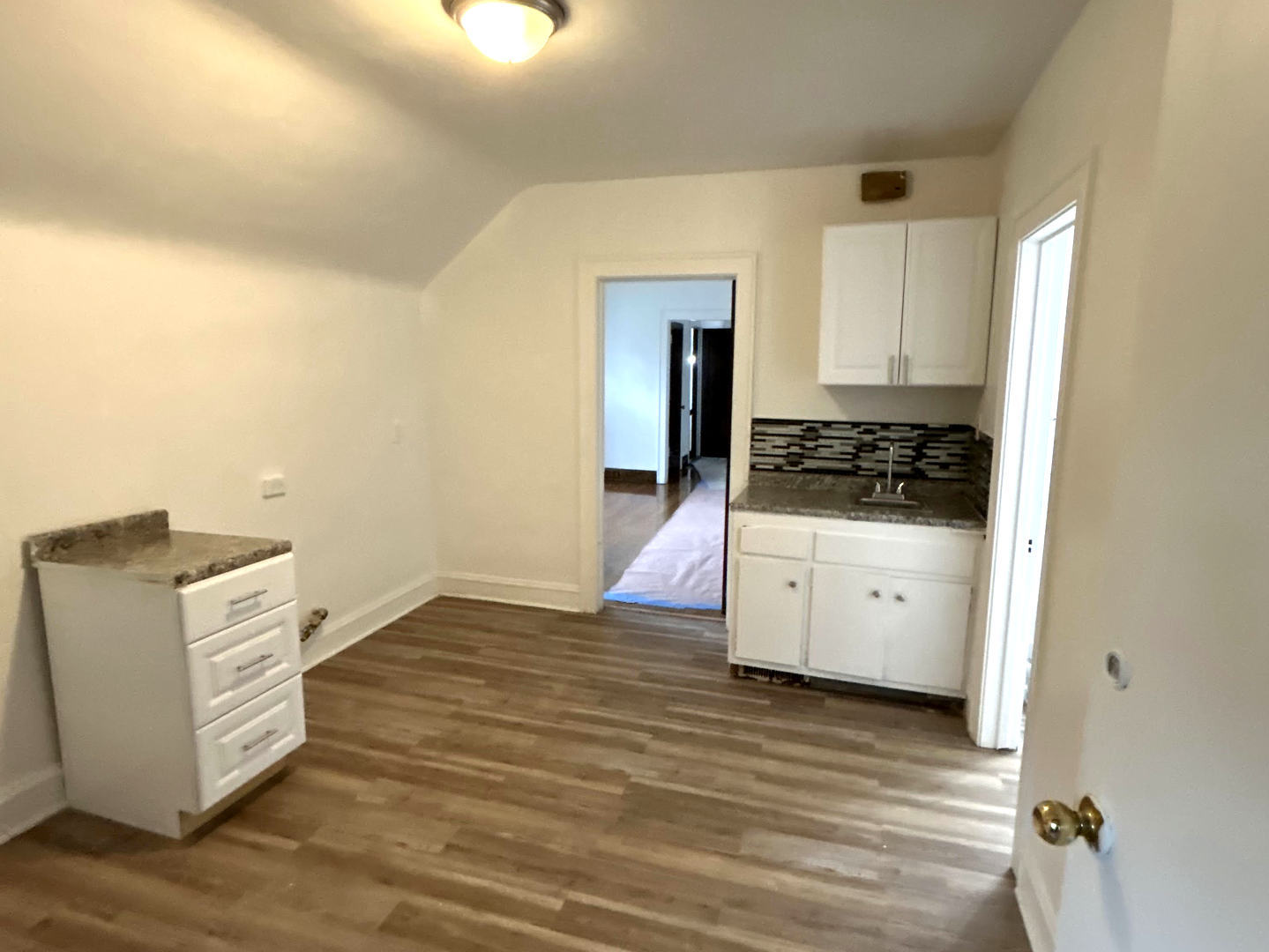 12018 S Wentworth Avenue Property Photo 9