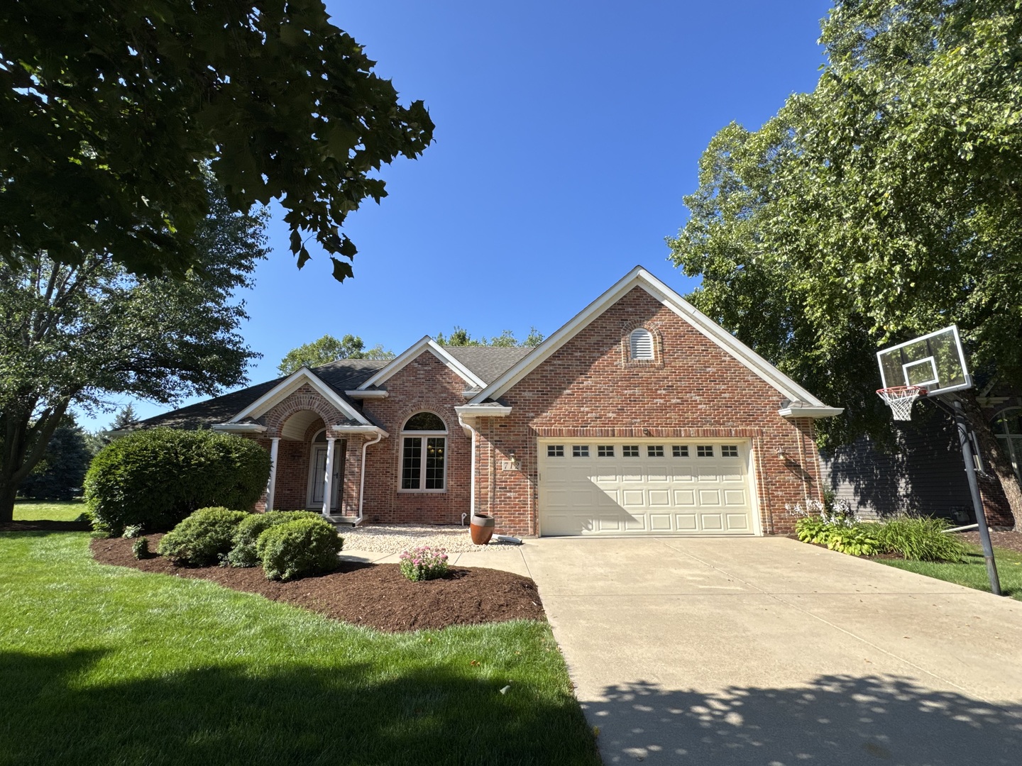 712 Brighton Drive Property Photo 2