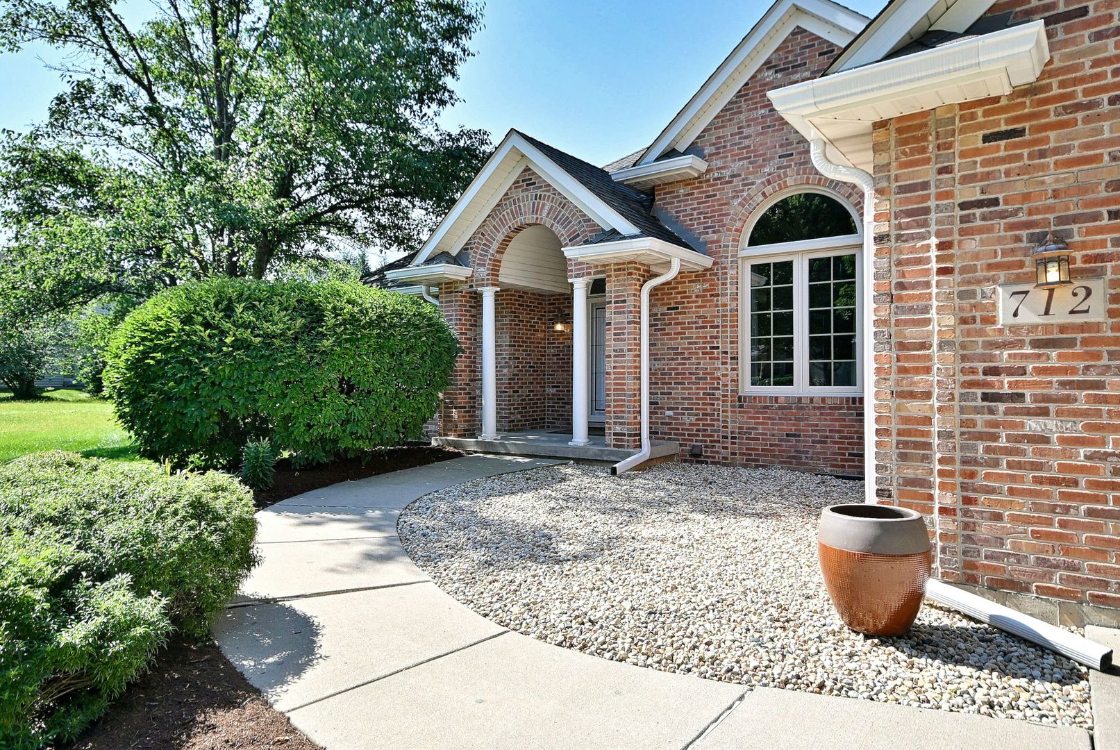 712 Brighton Drive Property Photo 4