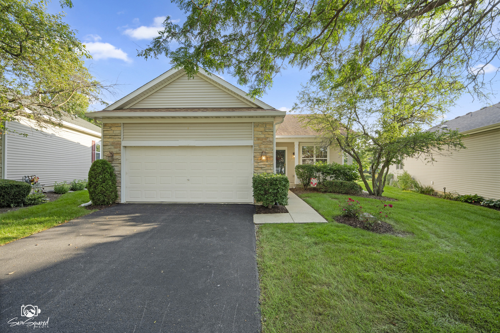 1590 Benzie Circle Property Photo 2