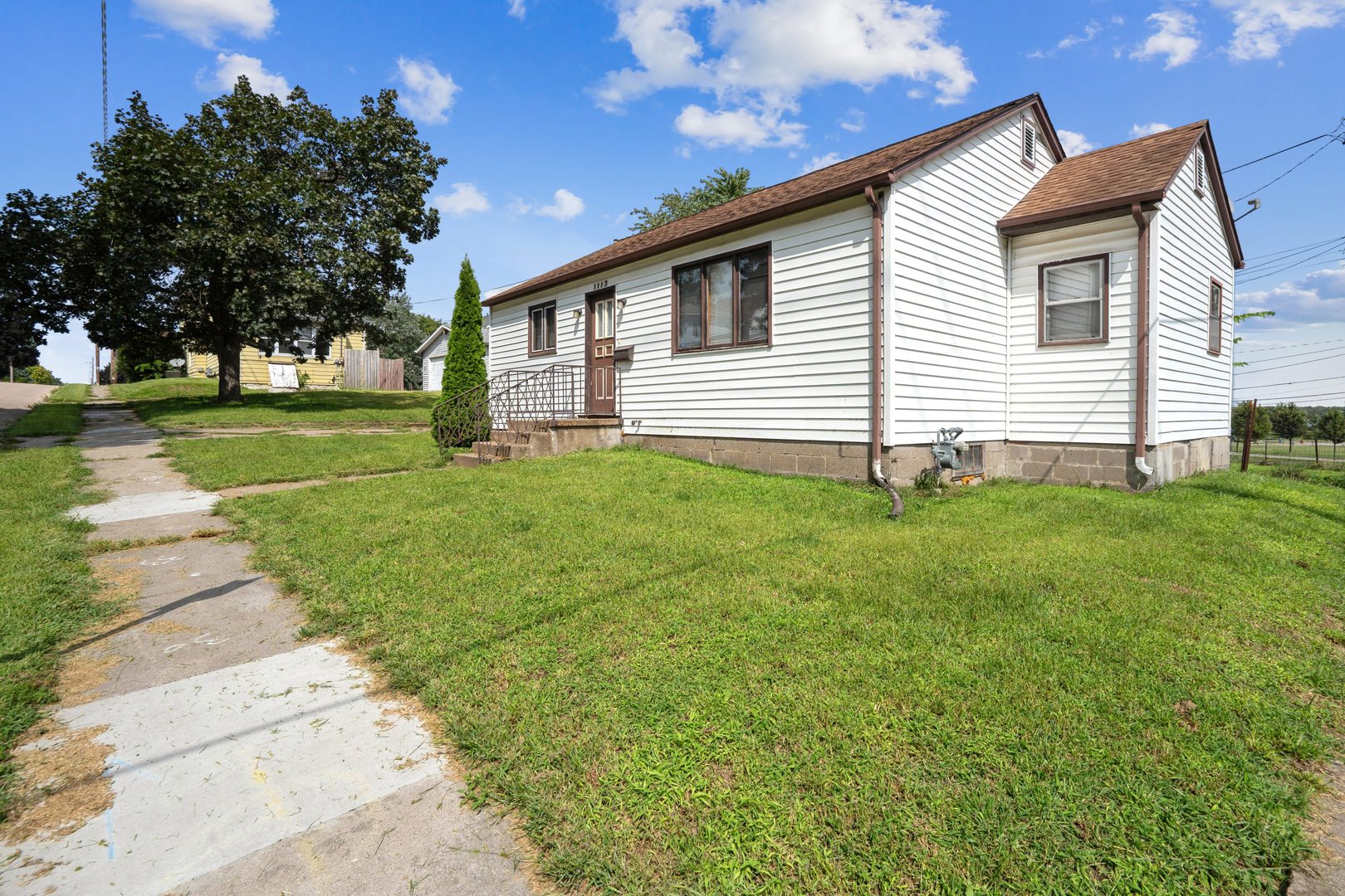 1113 S 6th Street Property Photo 2