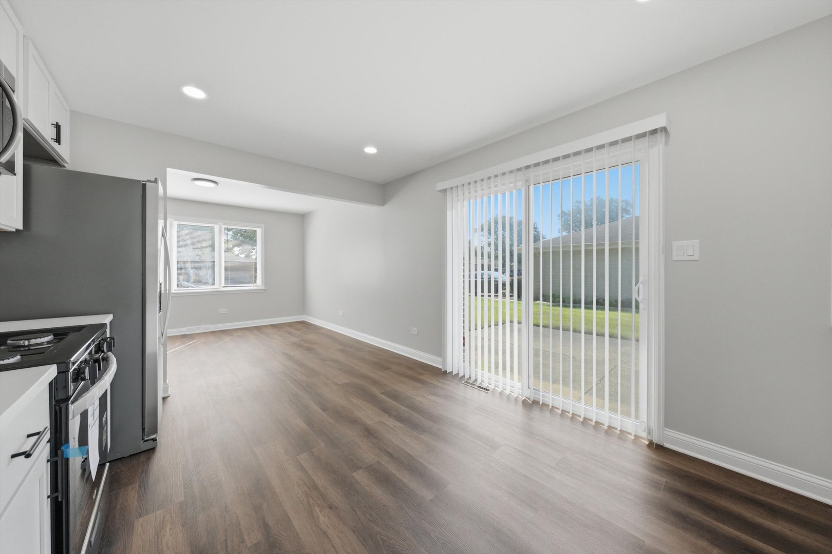 1103 E 166th Place Property Photo 10