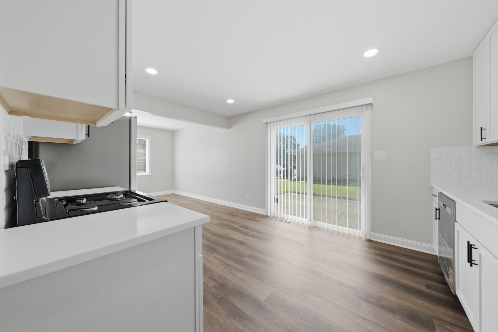 1103 E 166th Place Property Photo 14