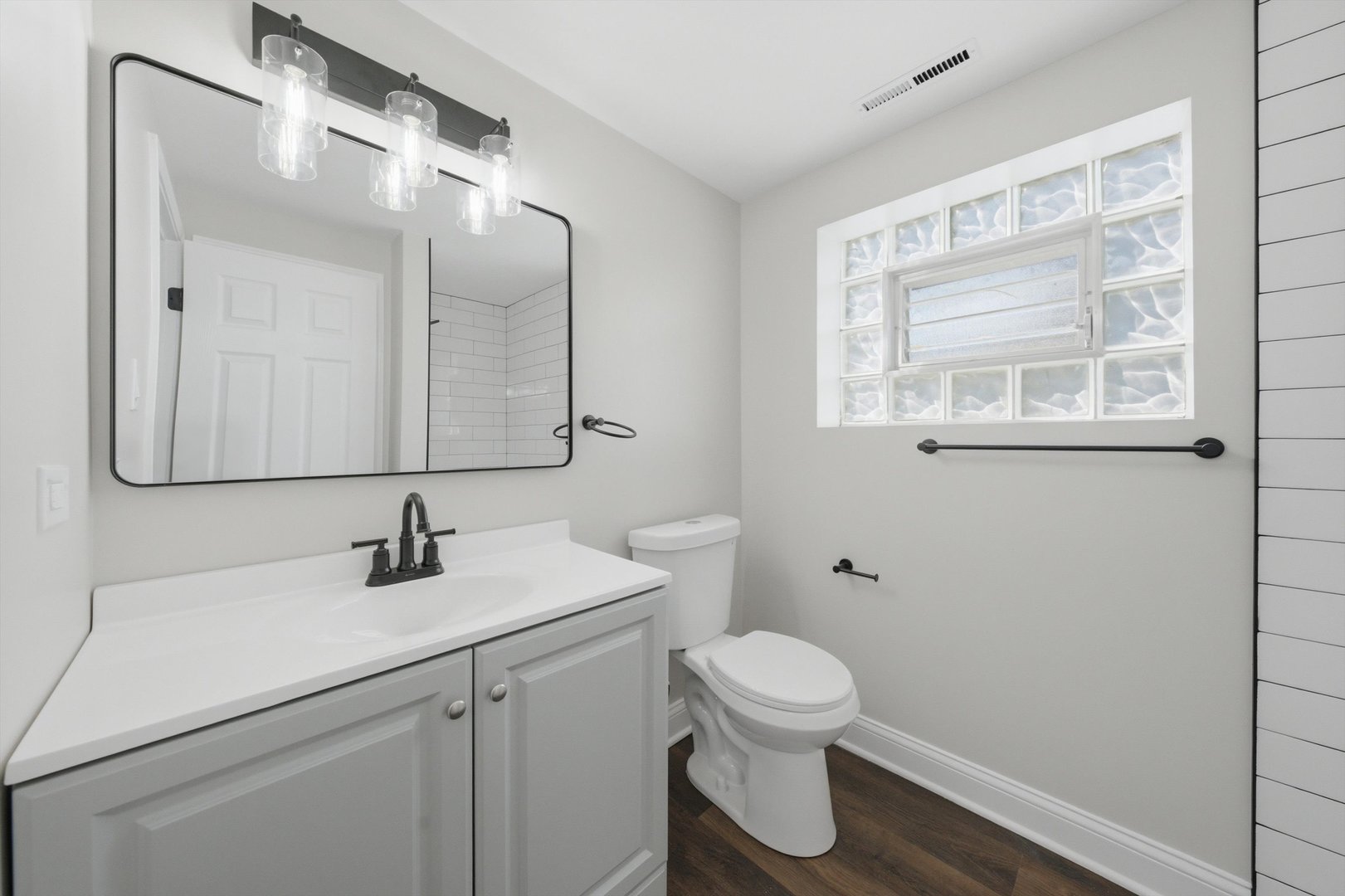1103 E 166th Place Property Photo 17