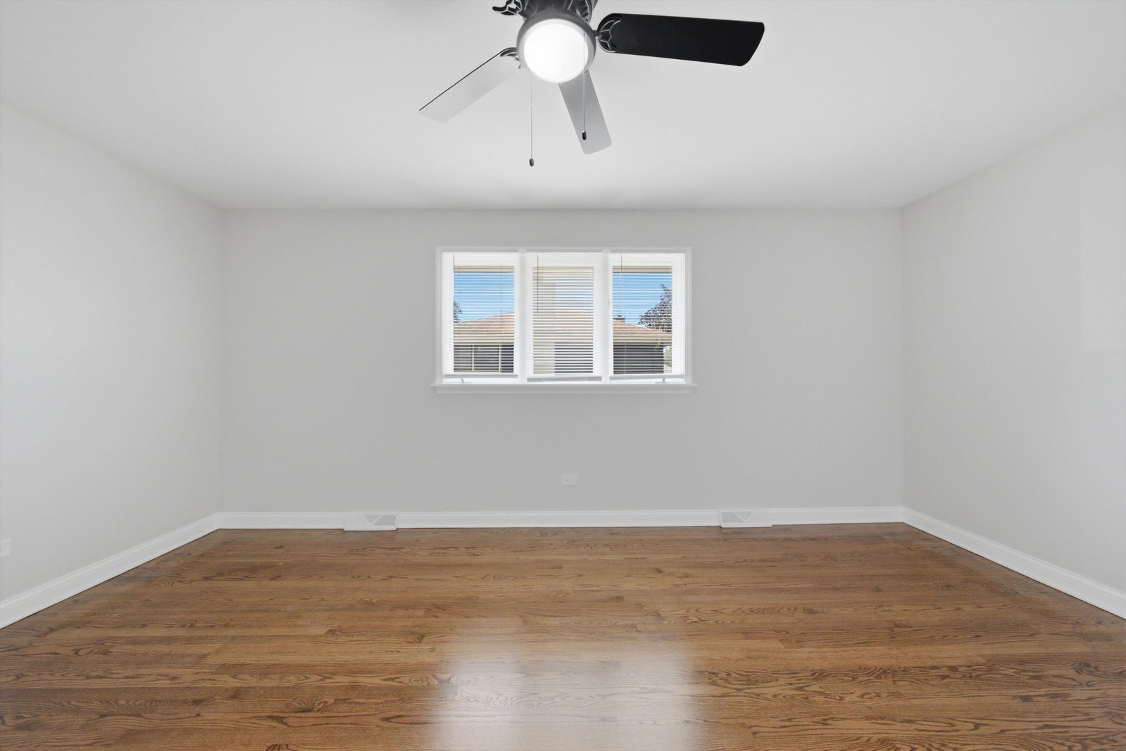 1103 E 166th Place Property Photo 24