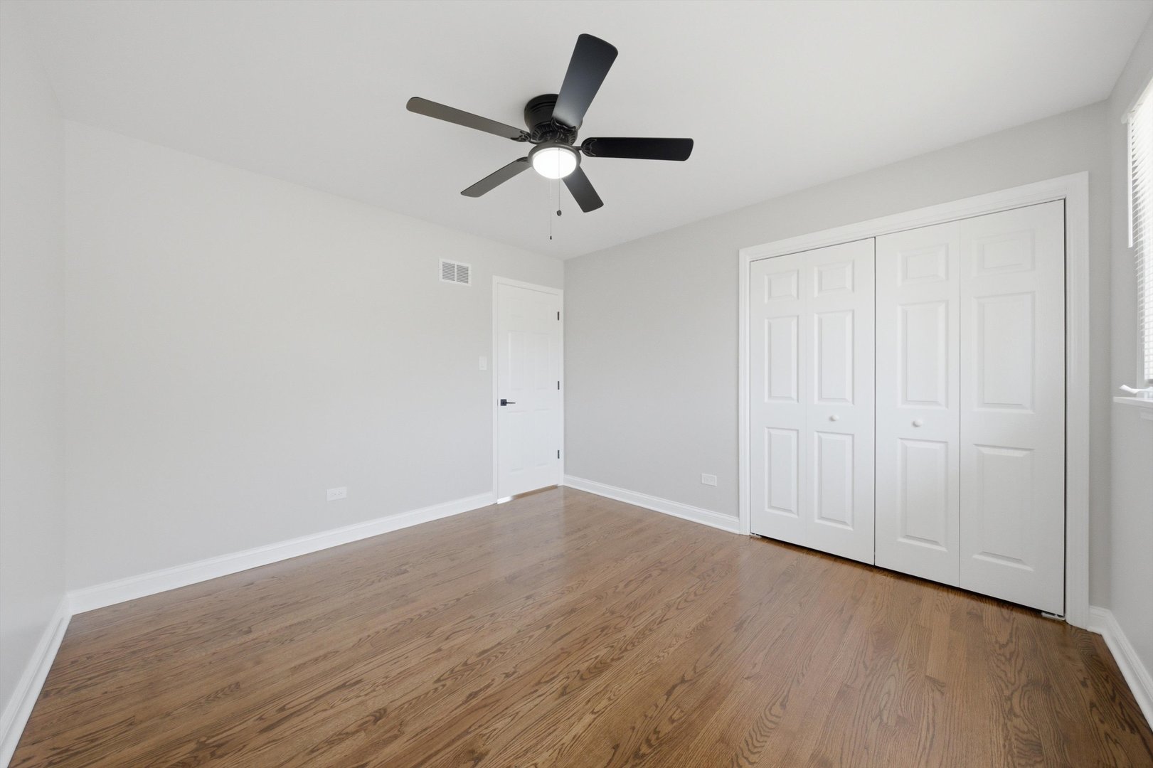 1103 E 166th Place Property Photo 28