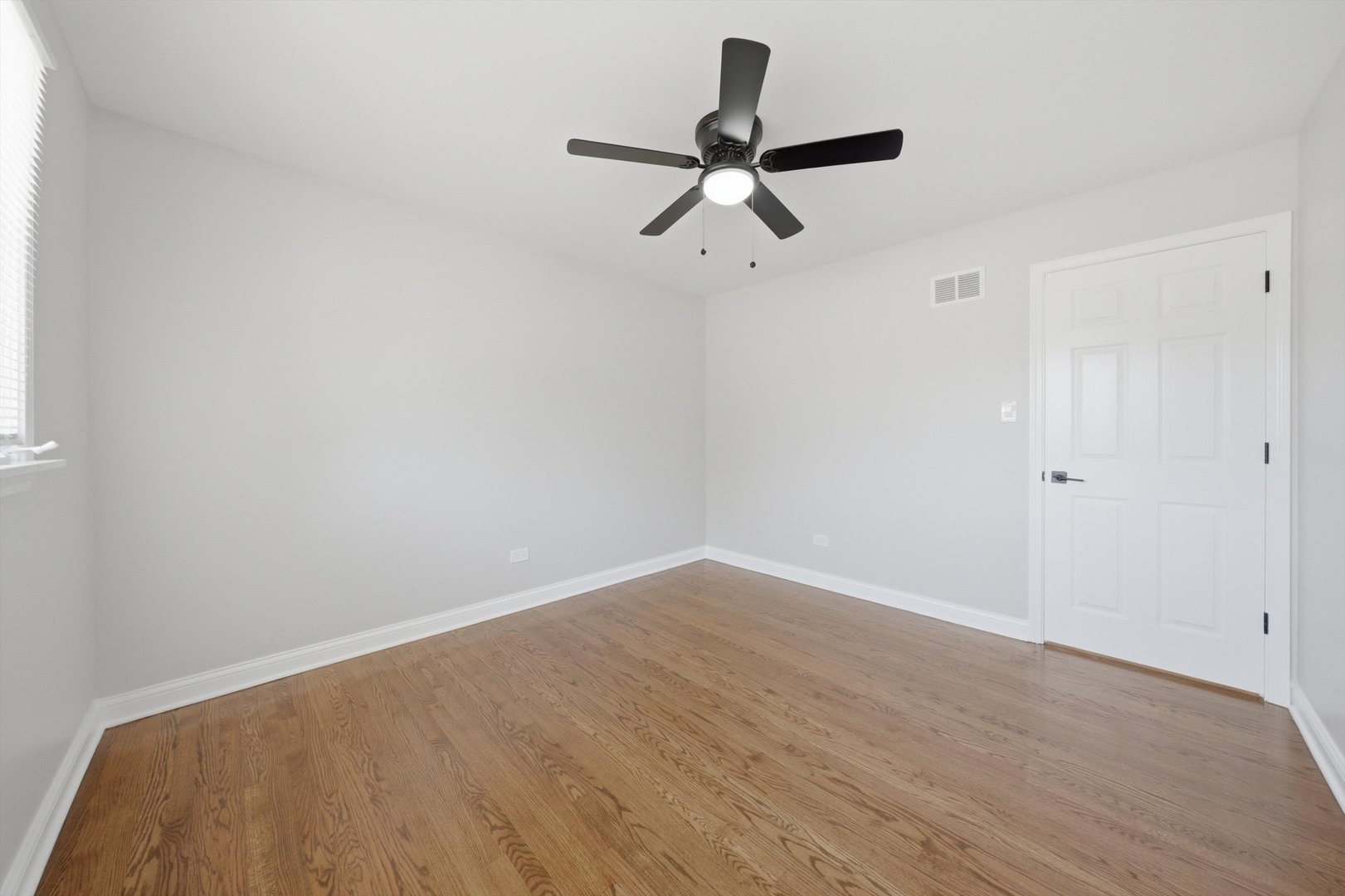 1103 E 166th Place Property Photo 29