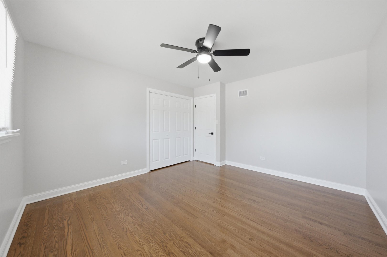 1103 E 166th Place Property Photo 32
