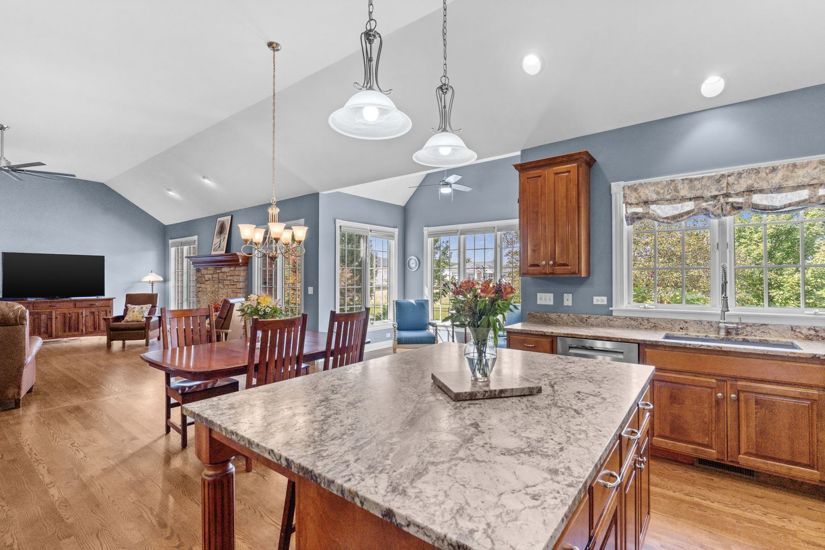 3401 Winding Meadow Lane Property Photo 13