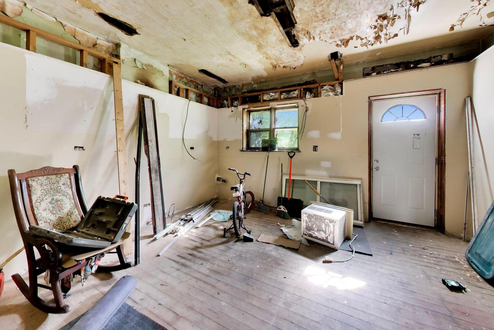 10713 S Champlain Avenue Property Photo 7