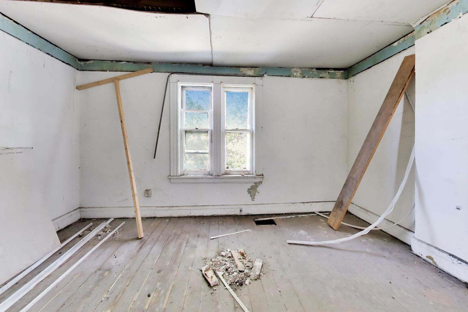 10713 S Champlain Avenue Property Photo 12
