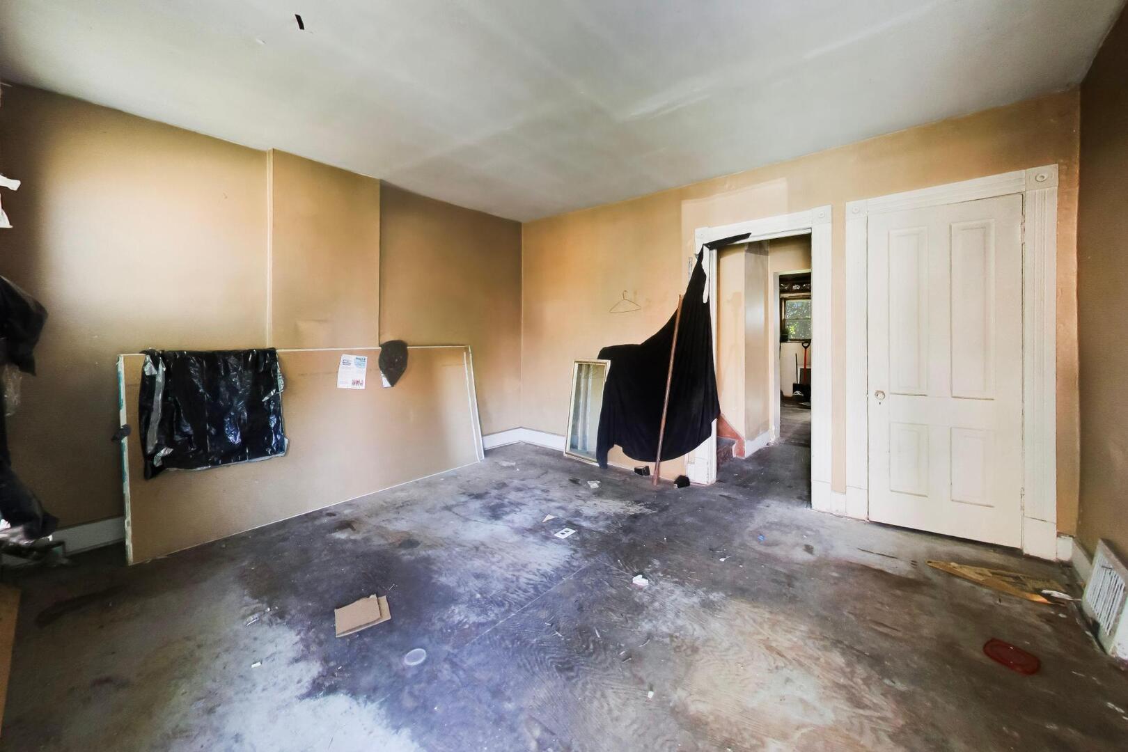 10713 S Champlain Avenue Property Photo 13