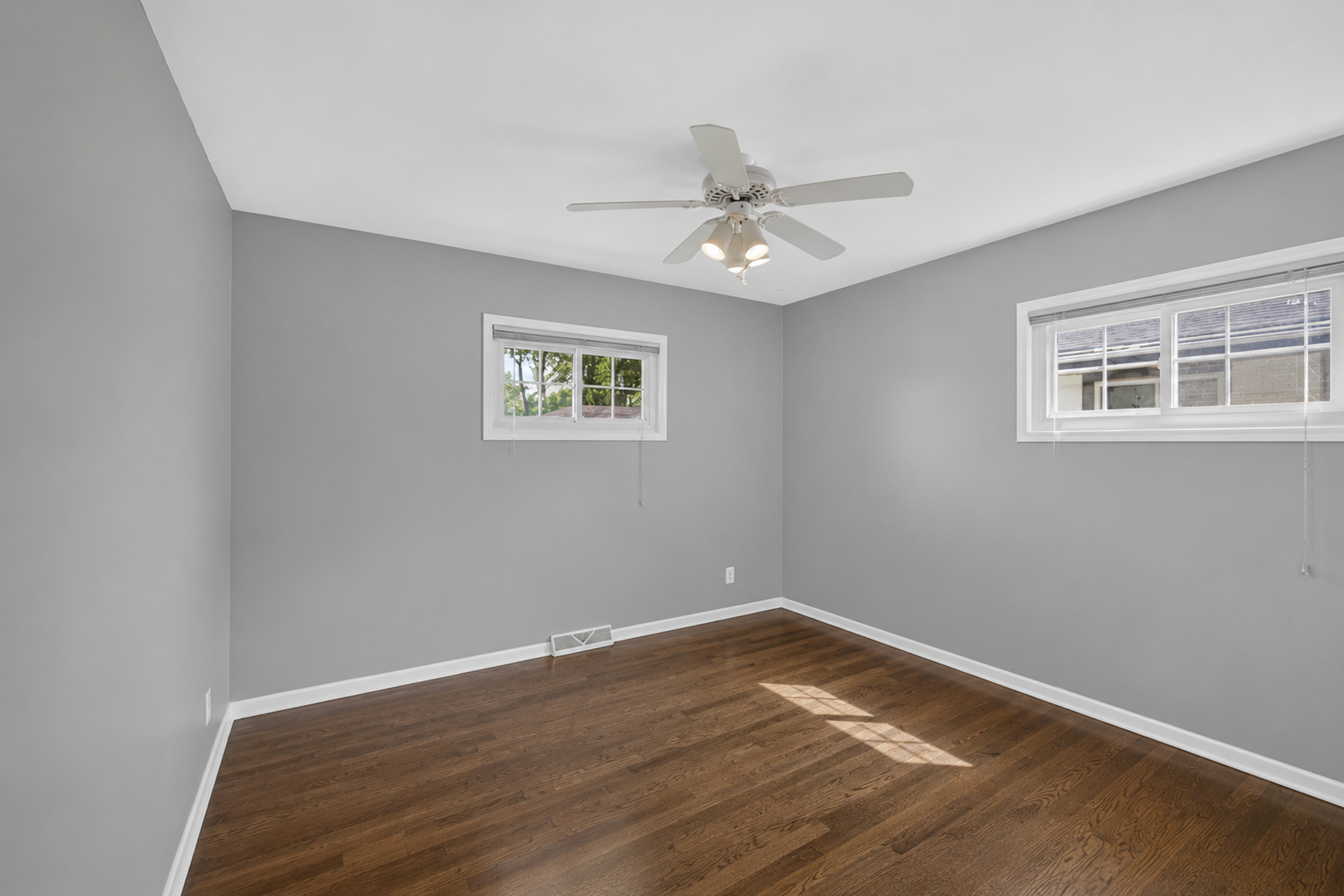17427 Lorenz Avenue Property Photo 9