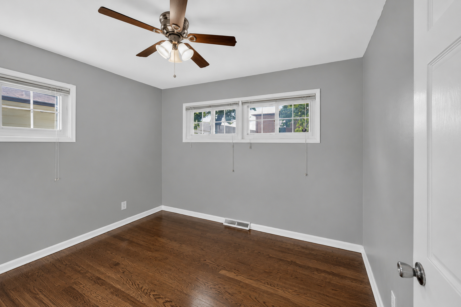 17427 Lorenz Avenue Property Photo 10