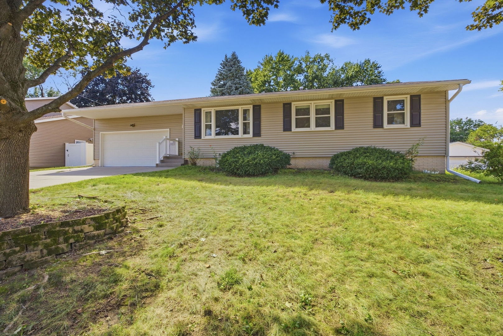4702 Sheridan Street Property Photo 1