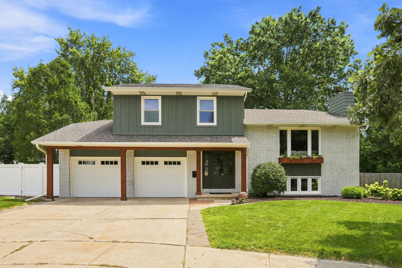 4415 Montclair Court Property Photo 1