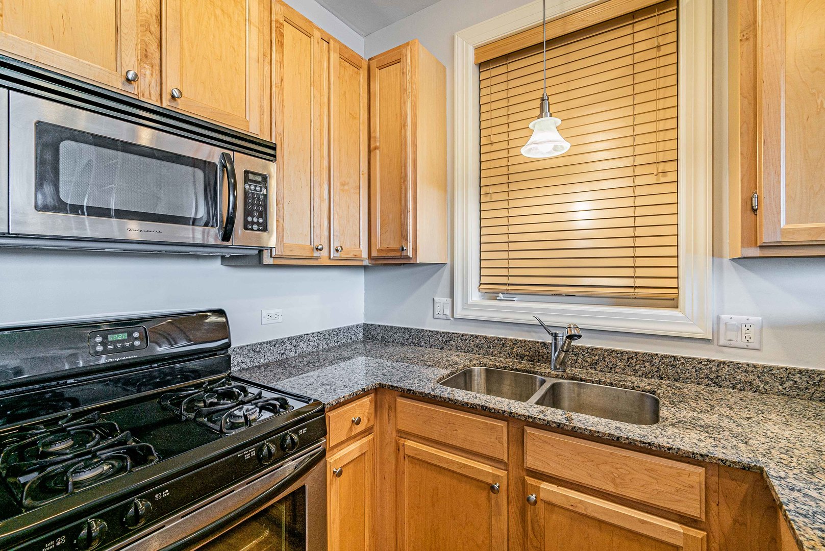 7642 W Belmont Avenue 2 Property Photo 11