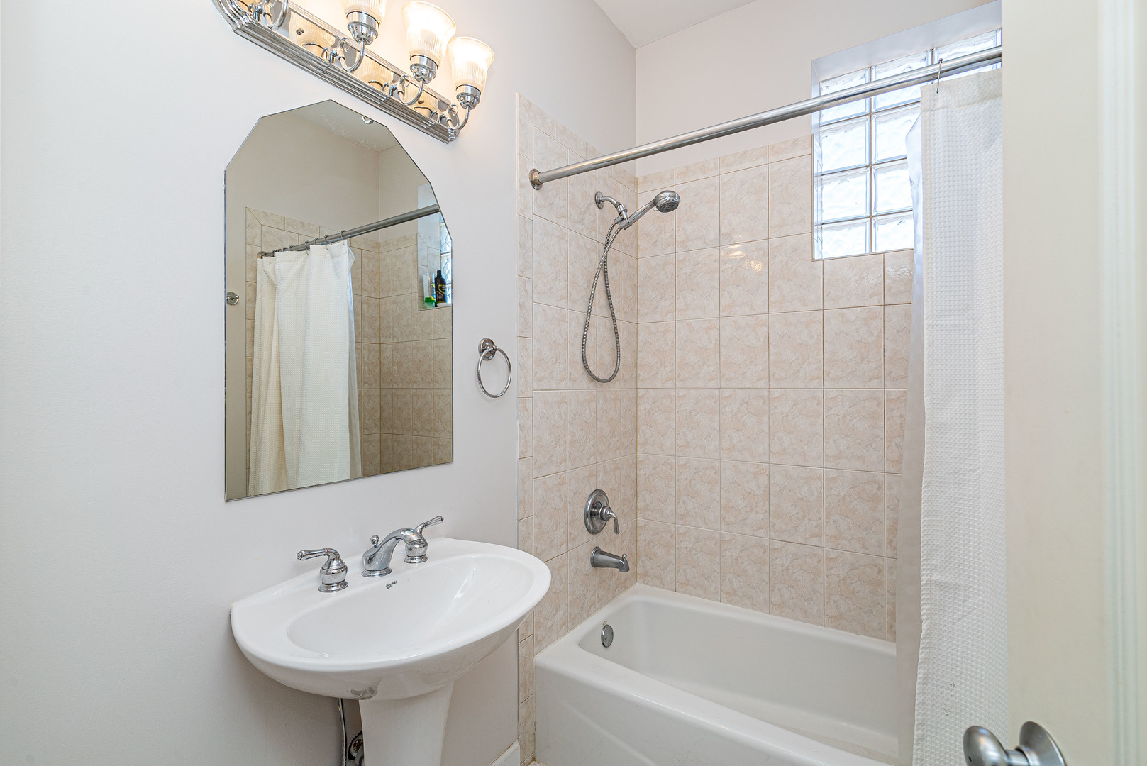 7642 W Belmont Avenue 2 Property Photo 13