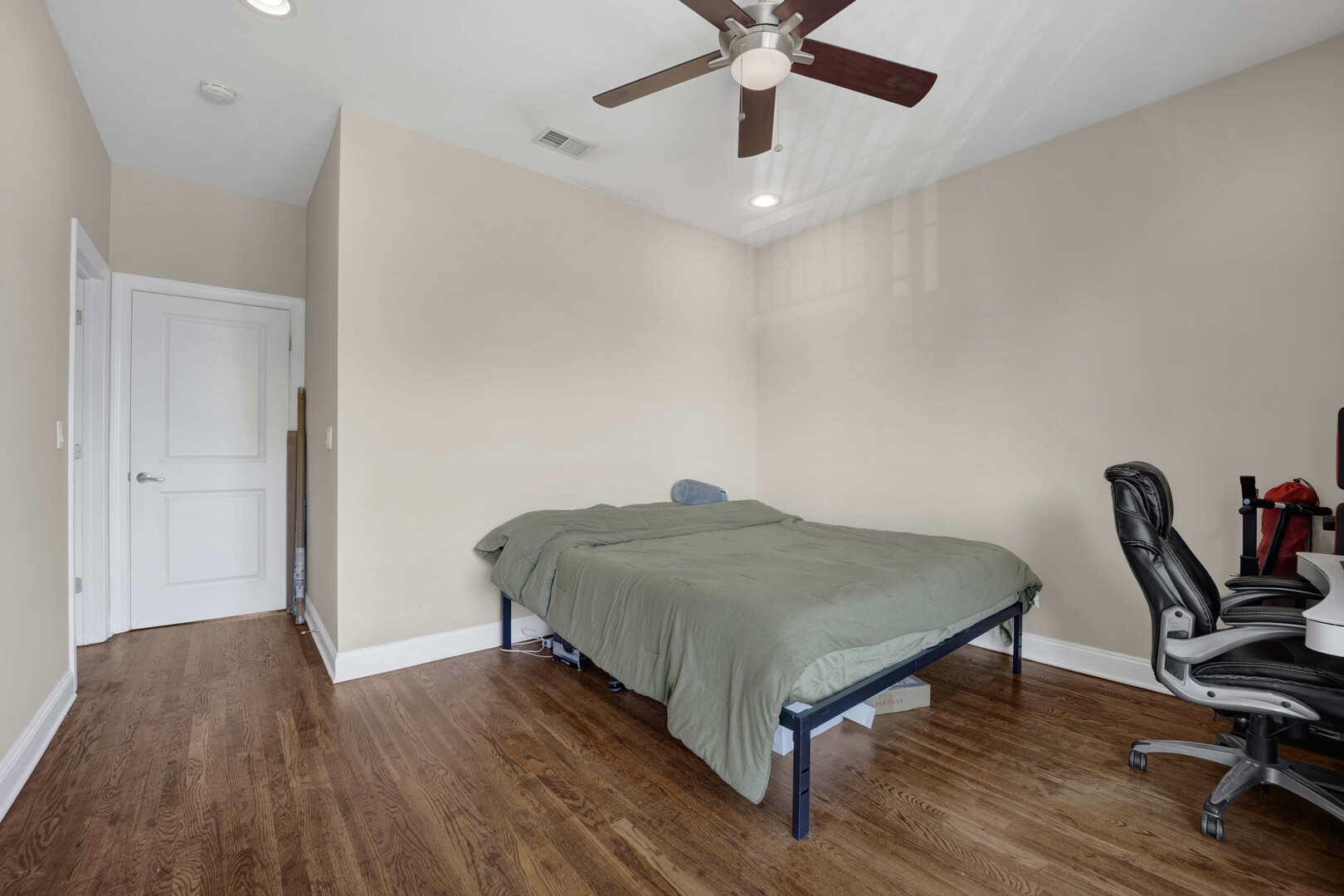 3505 N Elston Avenue 2 Property Photo 12