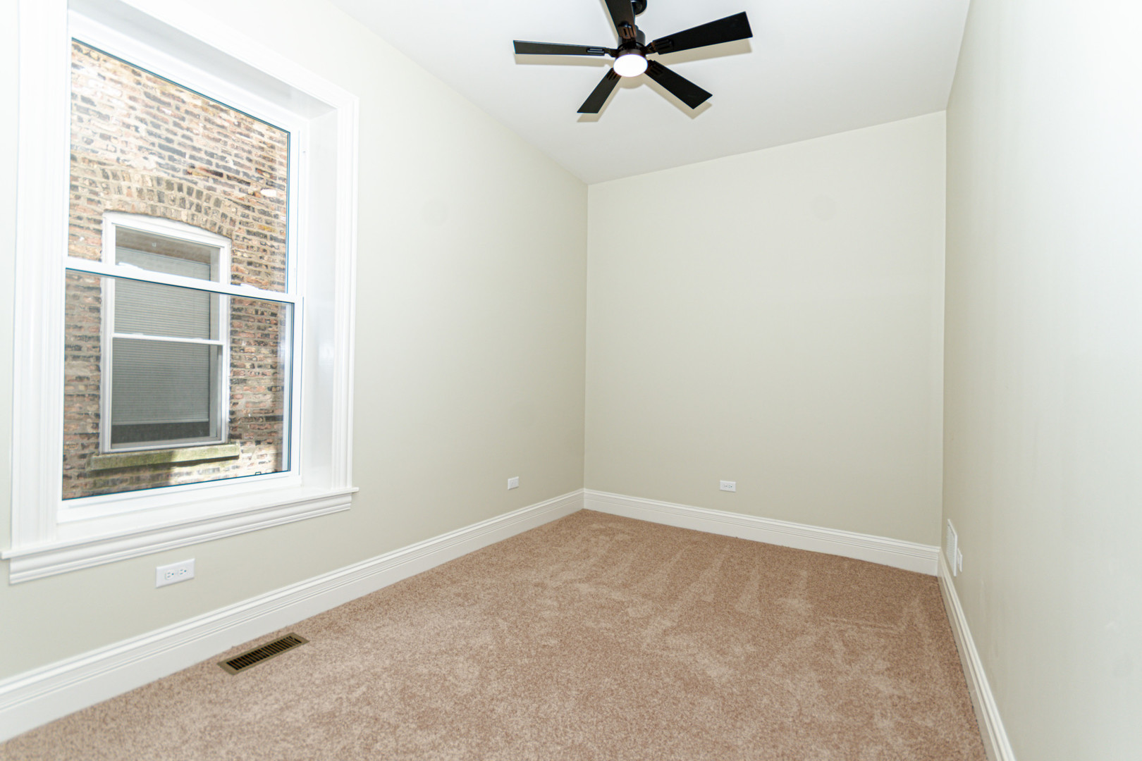 5723 S Green Street Property Photo 16