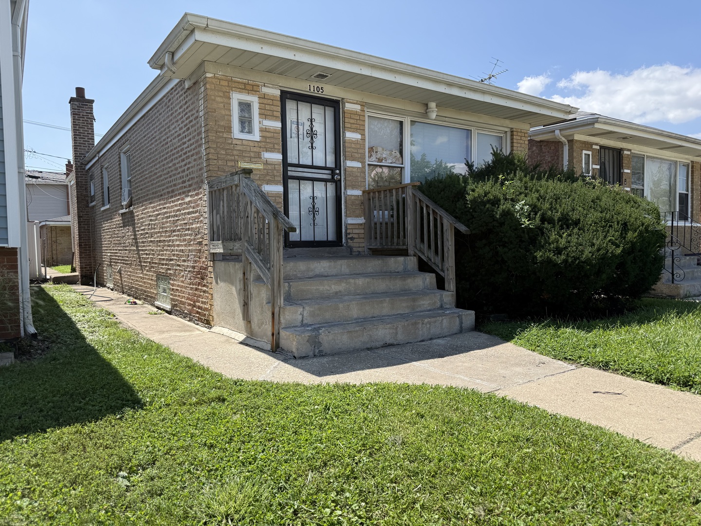 1105 W 115th Street Property Photo 2
