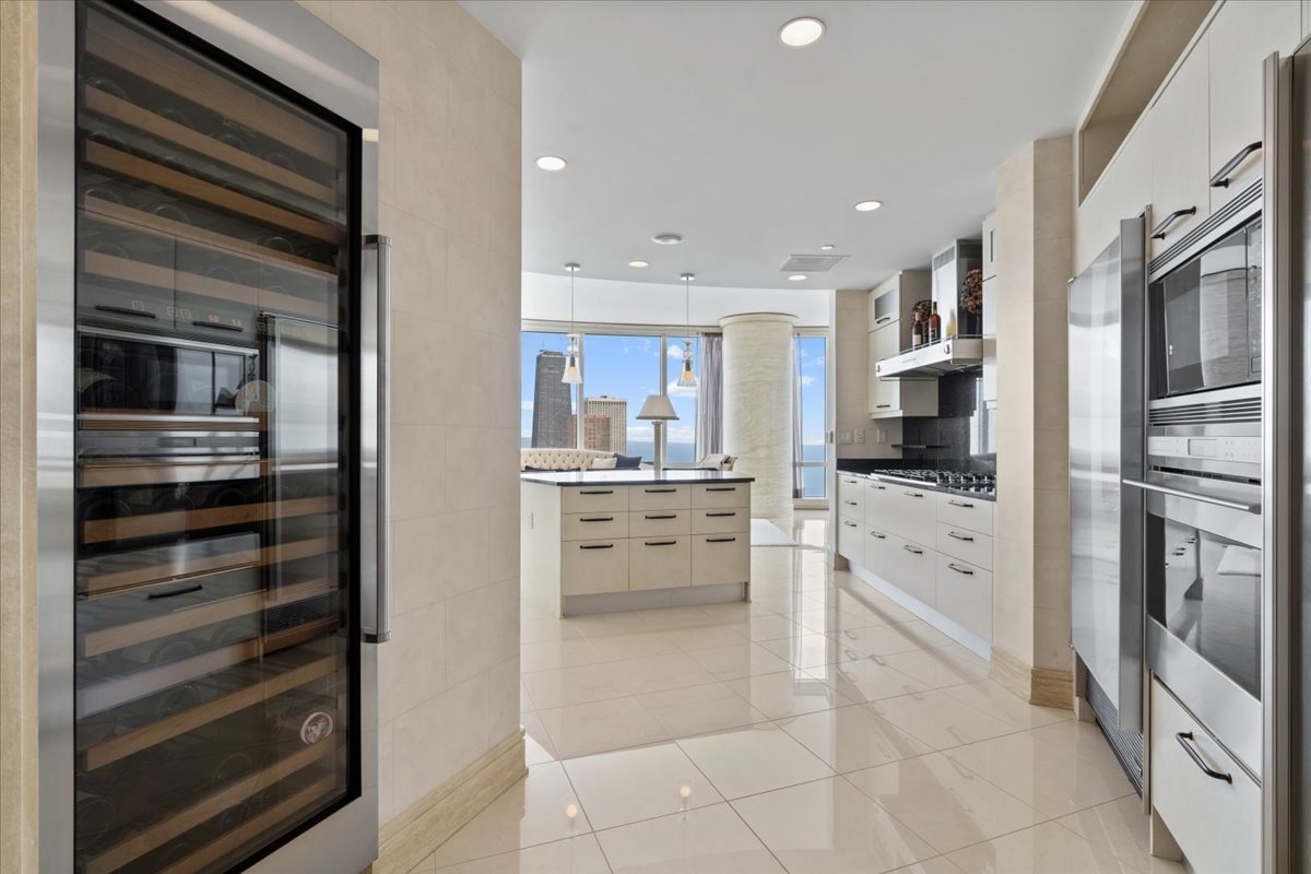 401 N Wabash Avenue 48a Property Photo 21