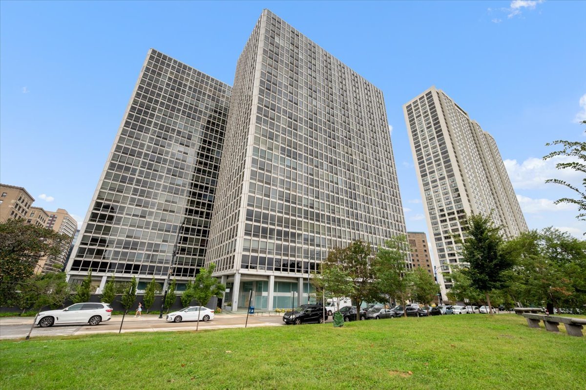 330 W Diversey Parkway 706 Property Photo 1