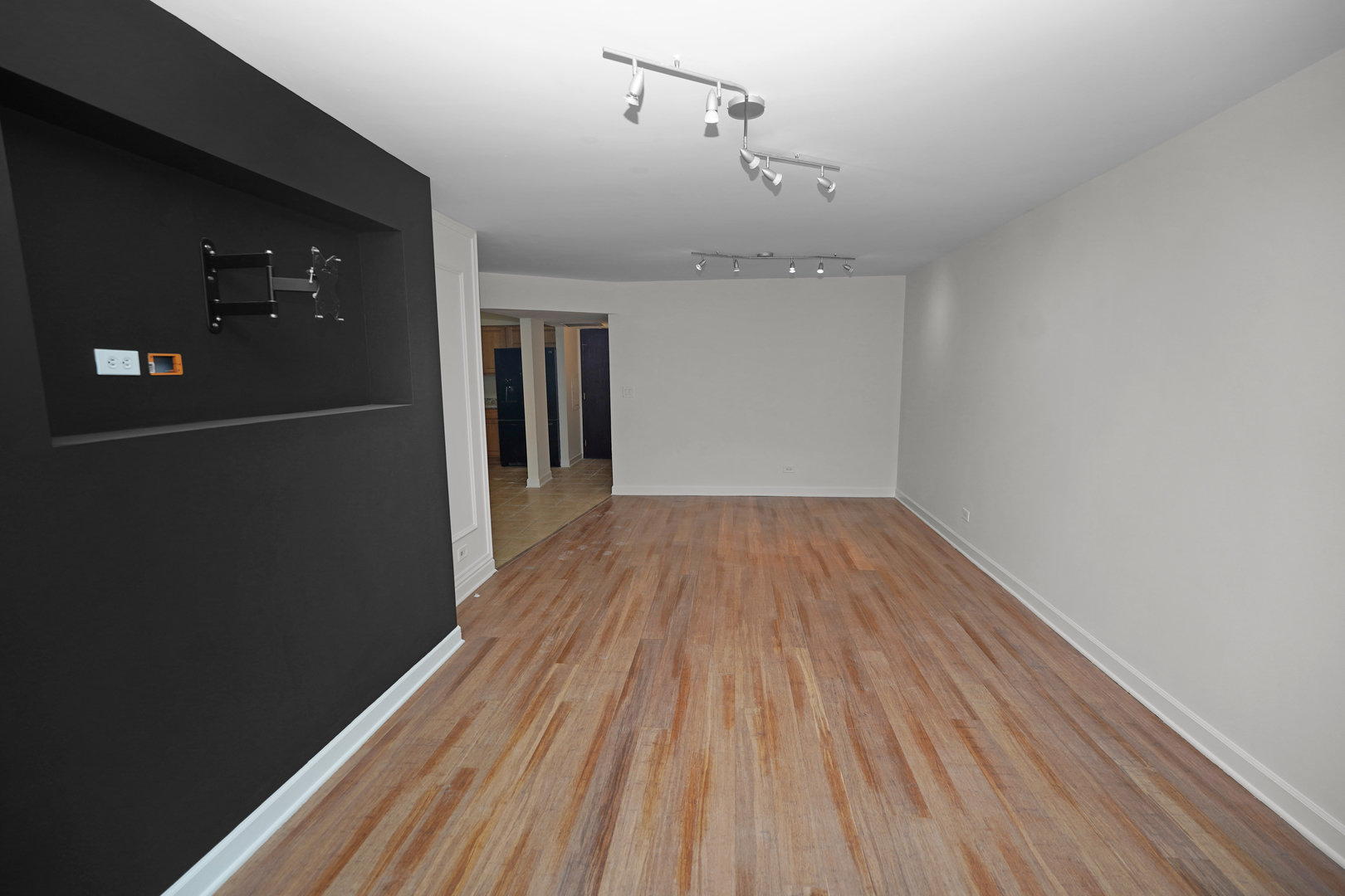 9332 Landings Lane 502 Property Photo 4