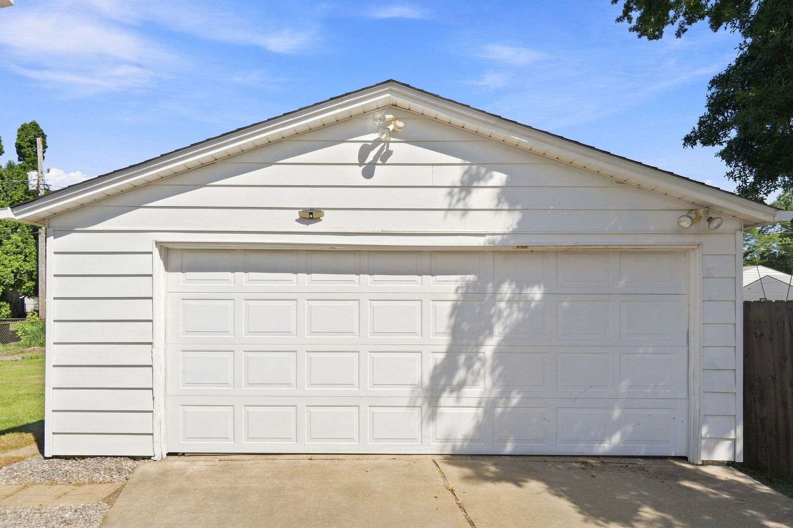 3916 W Lombard Street Property Photo 4