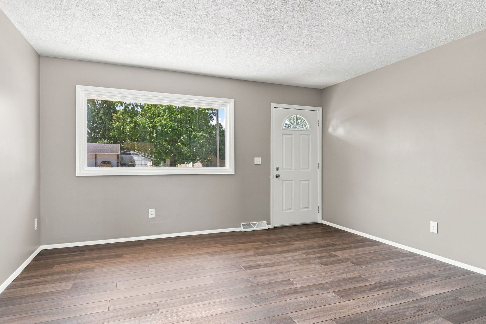 3916 W Lombard Street Property Photo 6