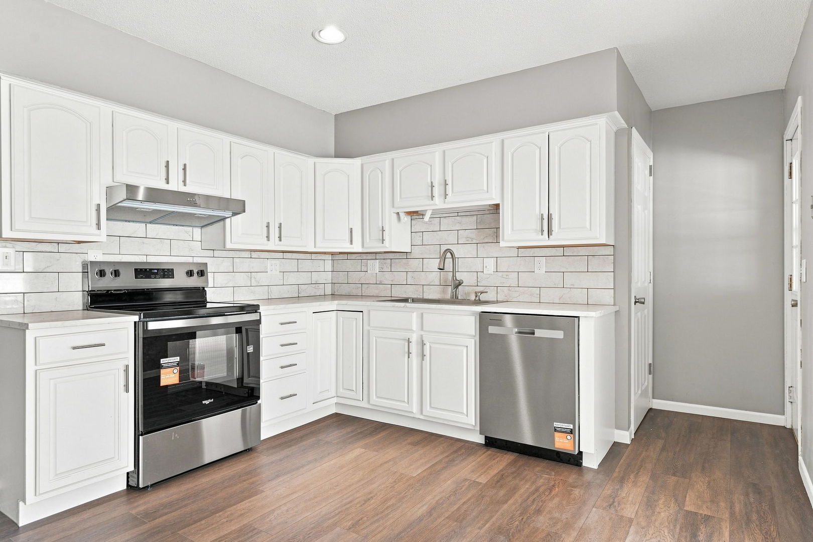 3916 W Lombard Street Property Photo 8