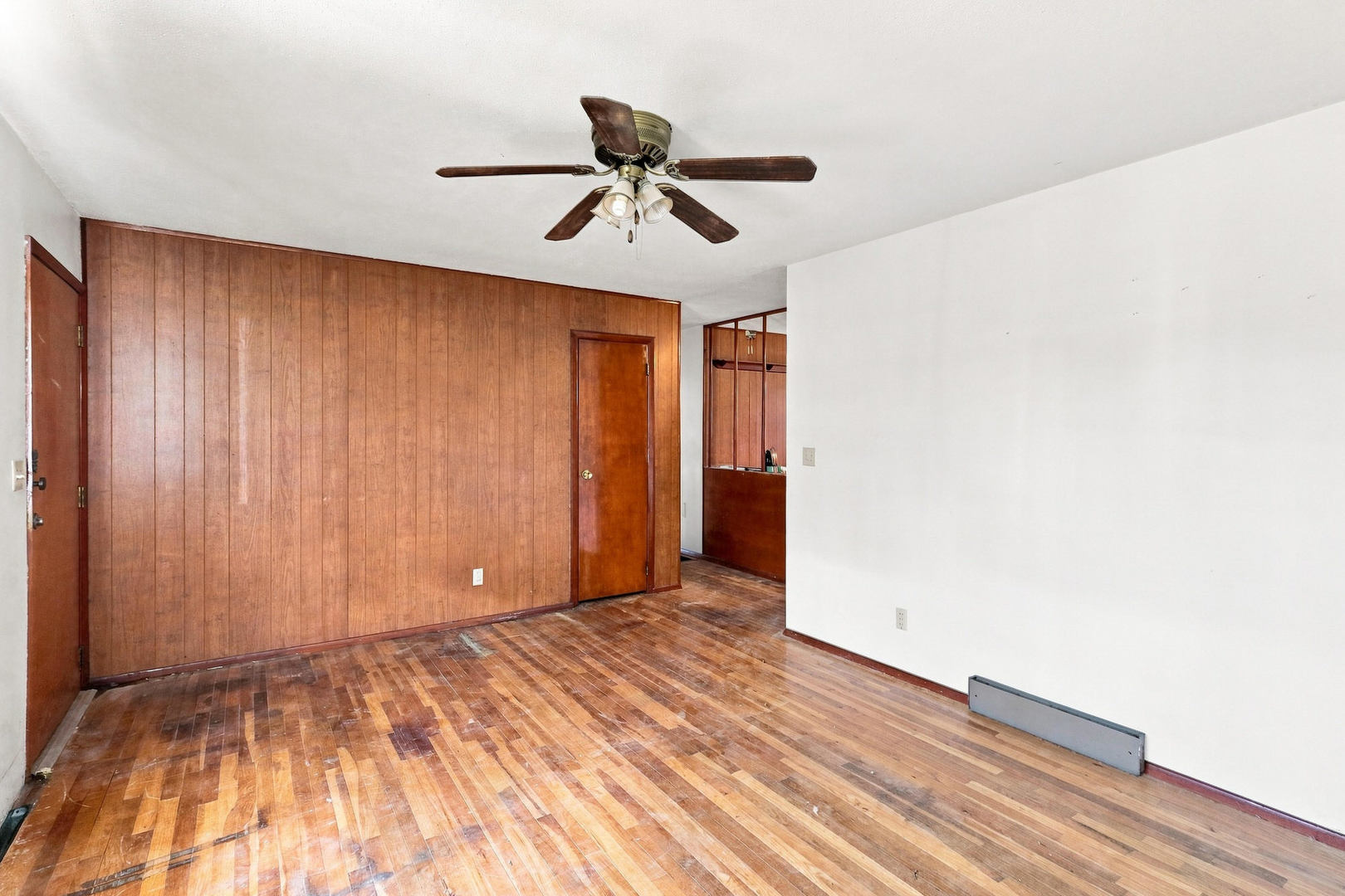 2733 N Lincoln Avenue Property Photo 5