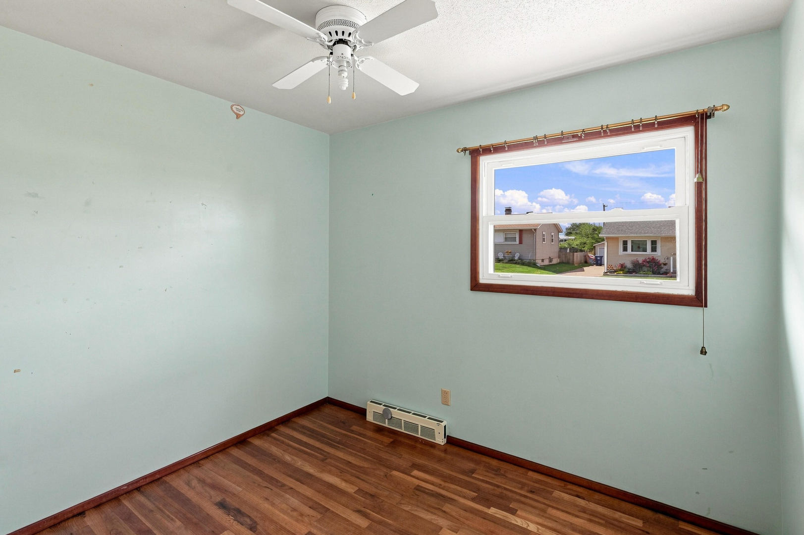 2733 N Lincoln Avenue Property Photo 10