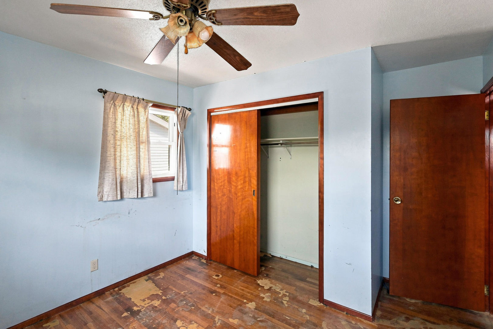 2733 N Lincoln Avenue Property Photo 12