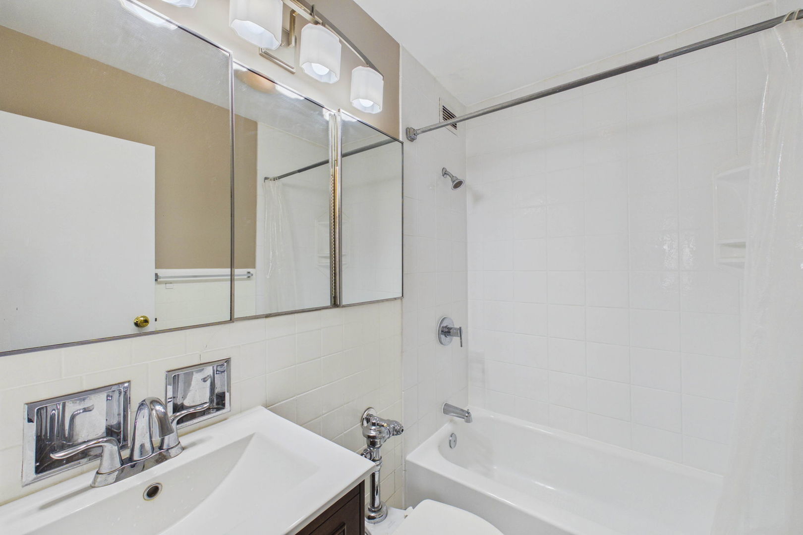 3900 N Lake Shore Drive 14f Property Photo 8