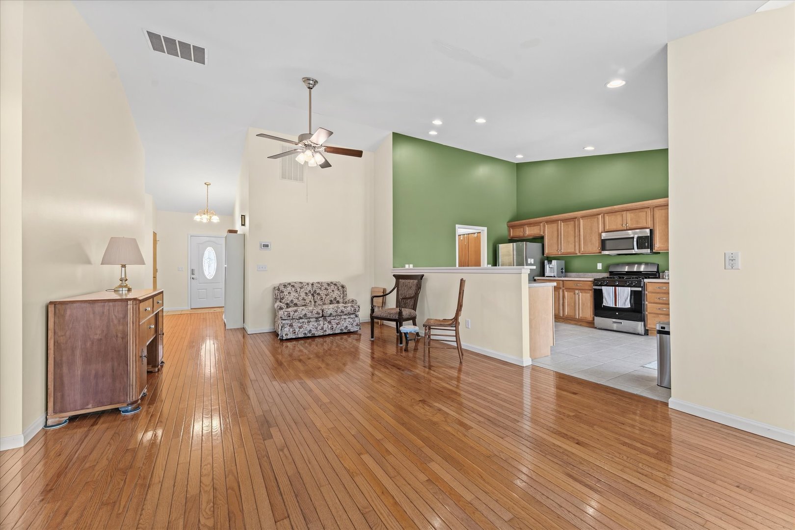 1701 E Lexington Drive Property Photo 12